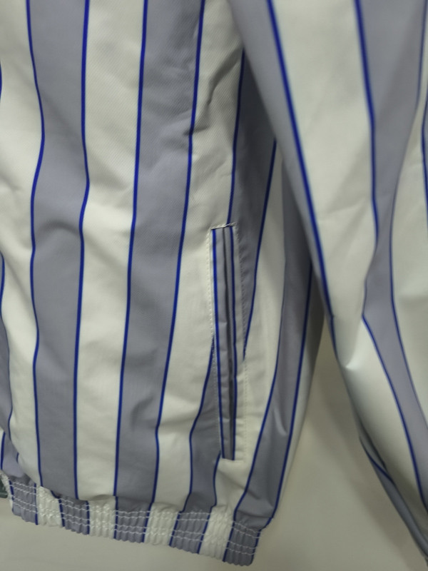 24-25 EVE Grey & White Double Sided Windbreaker (双面风衣)