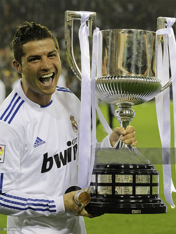 2010-2011 RMA Home Player Version Long Sleeve Retro Soccer Jersey（长袖球员）