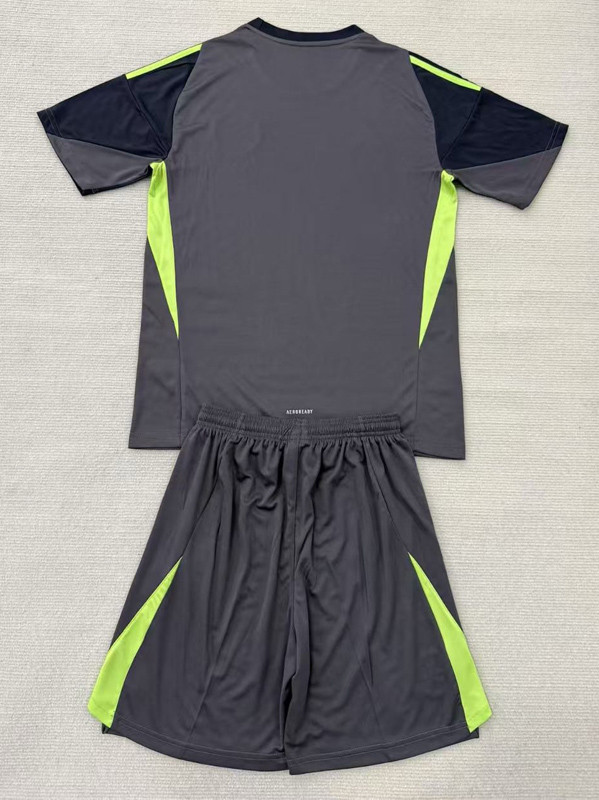 25-26 Man Utd Black GoalKeeper Kids Soccer Jersey (绿标)