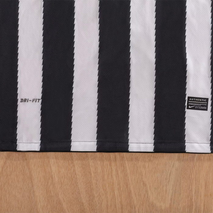2010-2011 JUV Home Retro Soccer Jersey