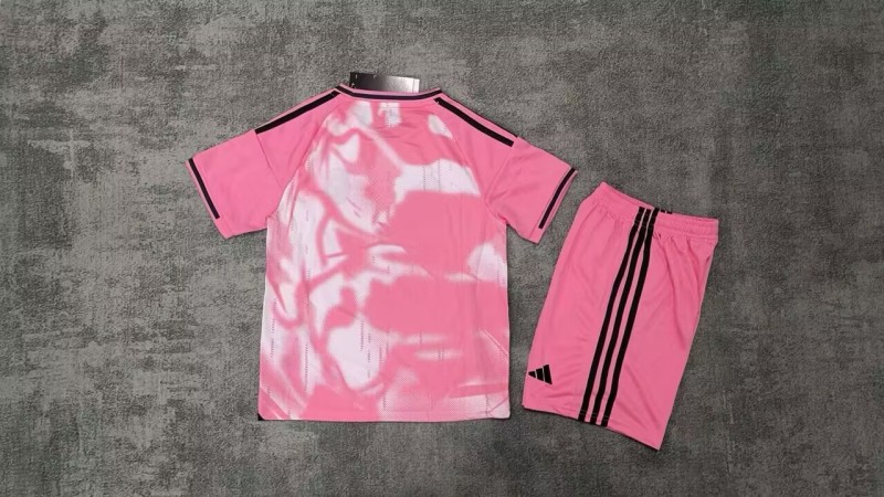 25-26 RMA Pink Special Edition Kids Training