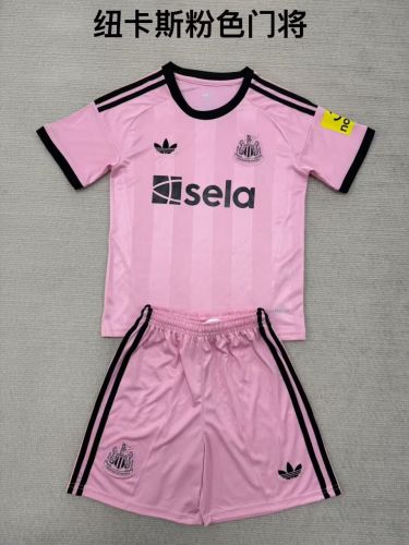 25-26 Newcastle Goalkeeper Pink Kids Soccer Jersey