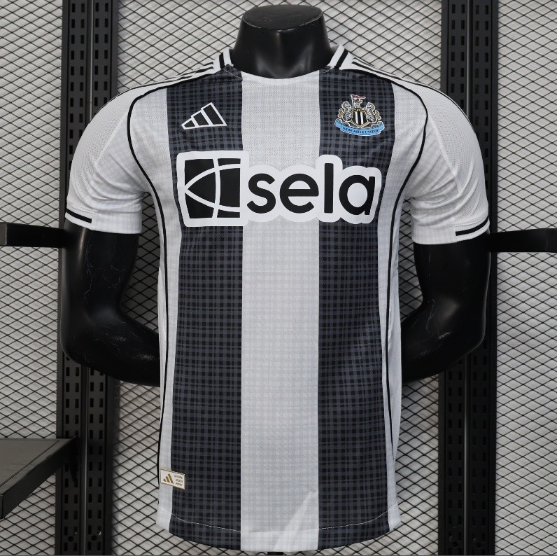 25-26 Newcastle Home Player Version Soccer Jersey