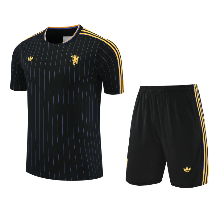 25-26 Man Utd Black Retro Training Short Suit