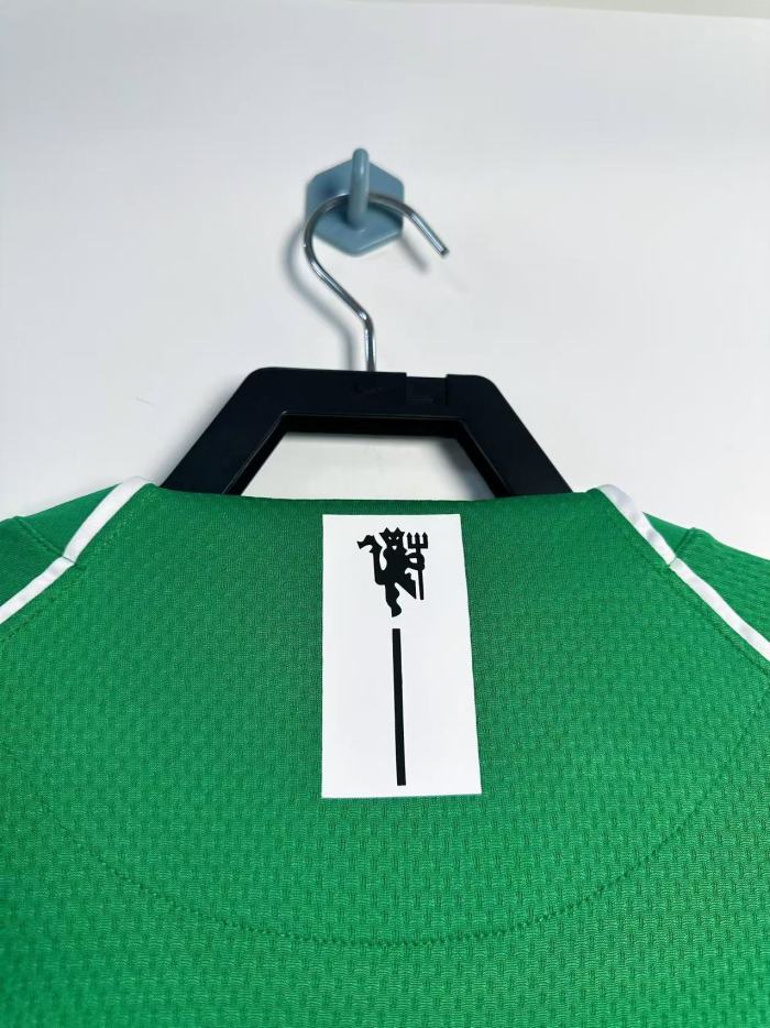 2007-08 Man Utd Green Goalkeeper Retro Soccer Jersey