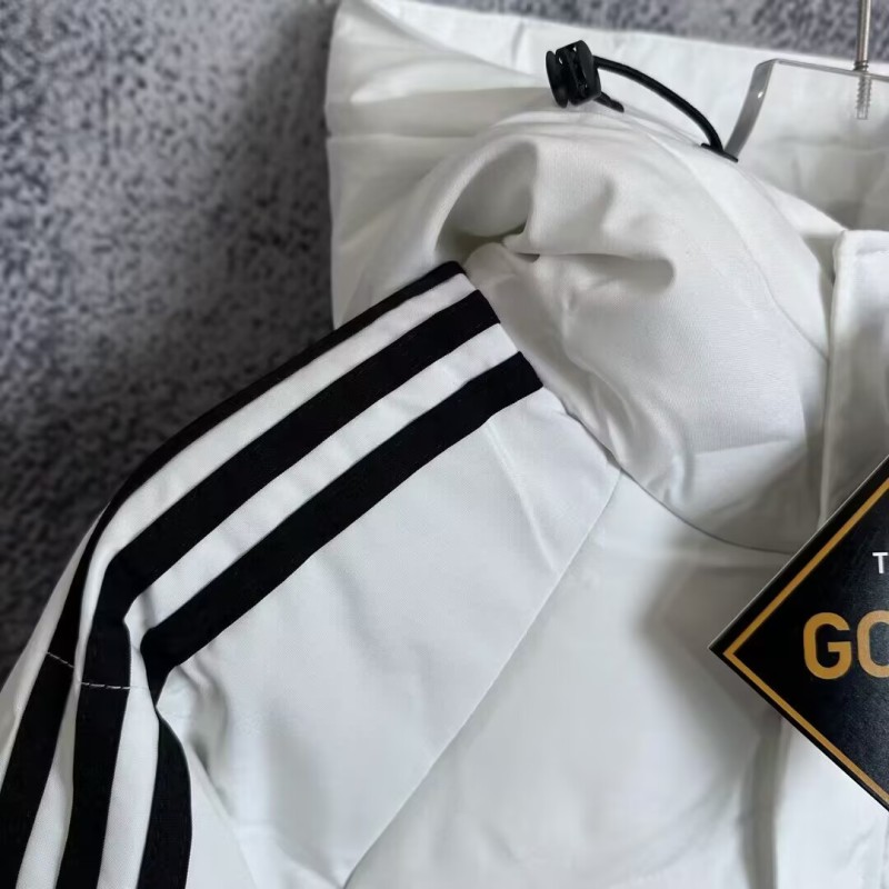 25-26 Spain White Hooded Cotton Coat（棉衣）