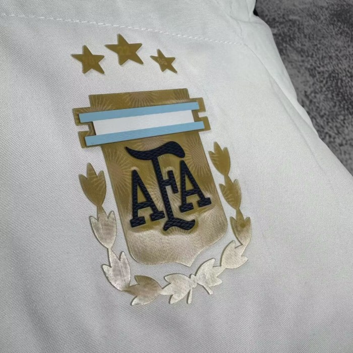 25-26 Argentina White Hooded Cotton Coat