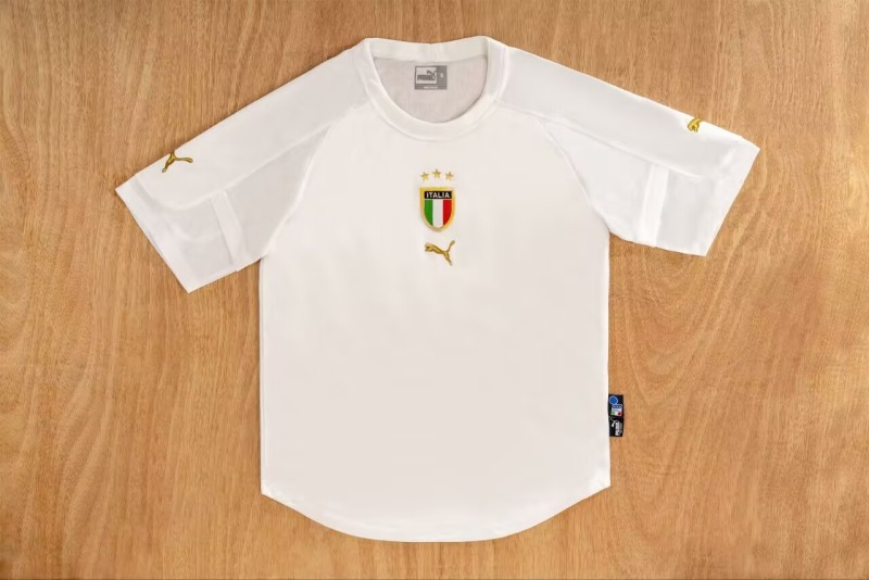 2004 Italy Away Retro Soccer Jersey
