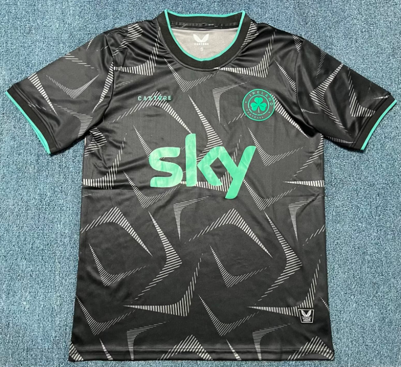 25-26 Ireland Black Fans Soccer Jersey*带广告