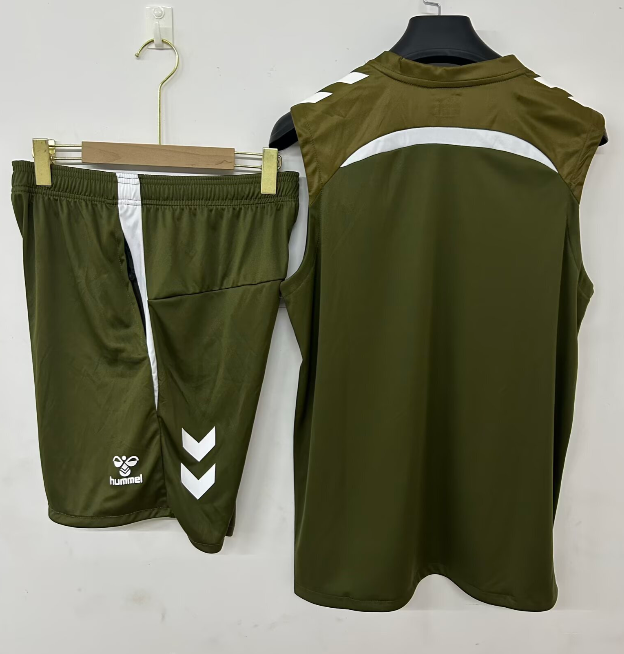 25-26 Celta Tan Tank top and shorts suit