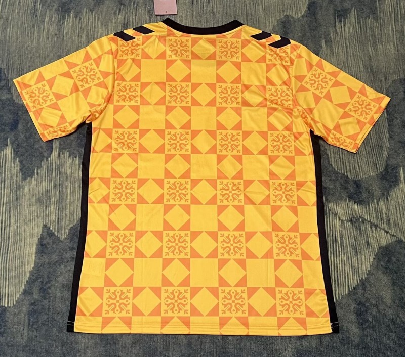 25-26 Sunderland Yellow Goalkeeper Fans Soccer Jersey