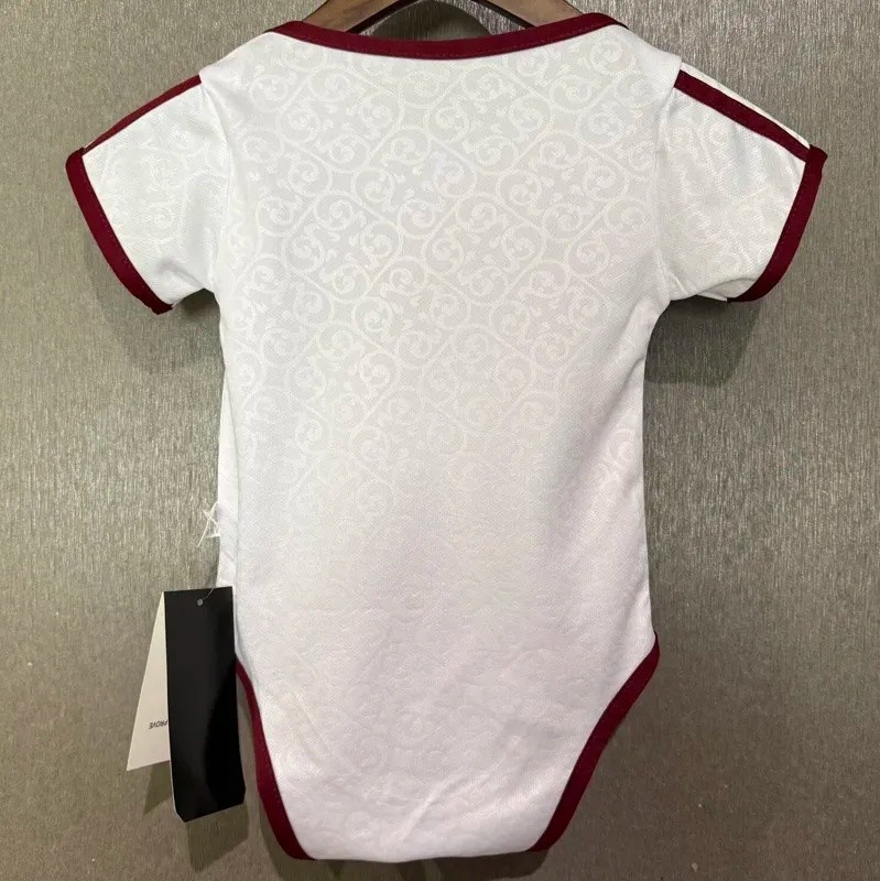 26-27 Spain Away Baby Infant Crawl Suit