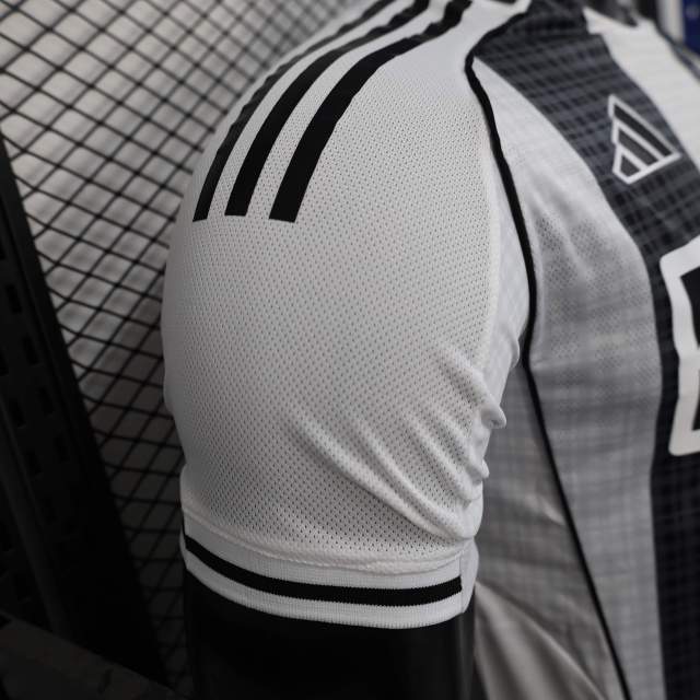 Newcastle United Shirt Home Jersey Player Version 25-26
