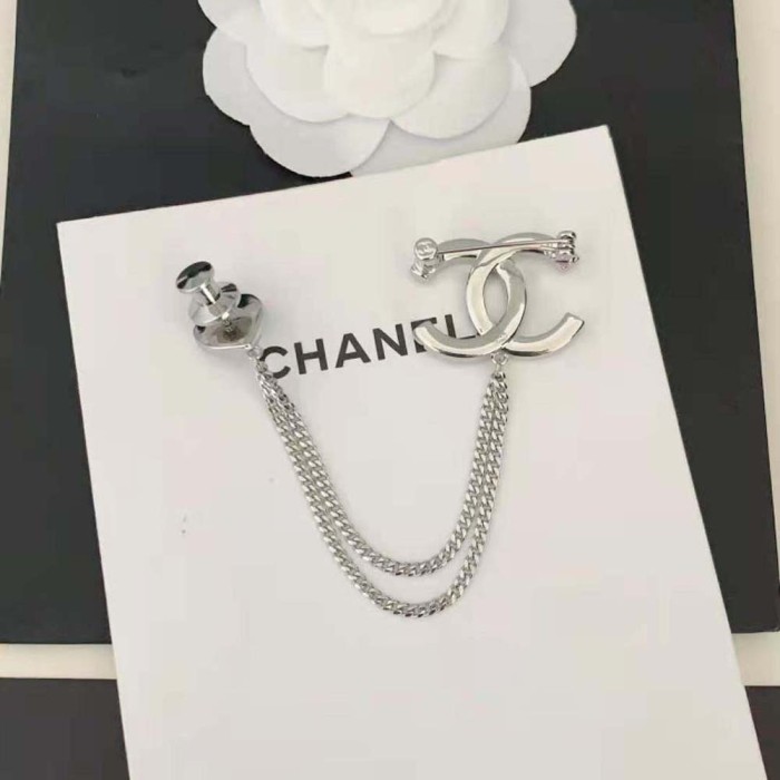 Chanel Women Brooch in Metal and Strass