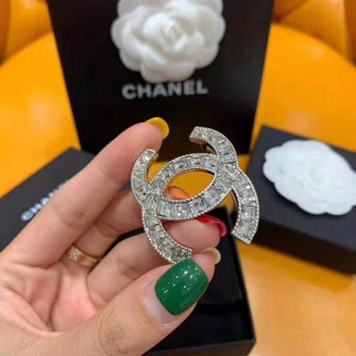 Chanel Women Brooch in Metal & Diamantés-White