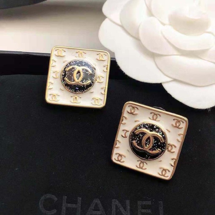Chanel Women Stud Earrings in Metal