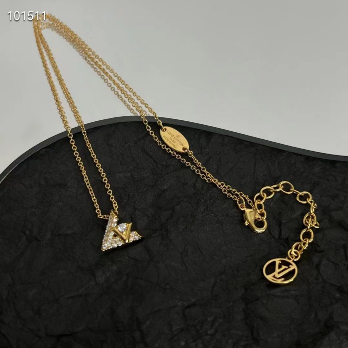 Louis Vuitton Unisex LV Volt One Pendant Yellow Gold 36 Diamonds 0.16 CT