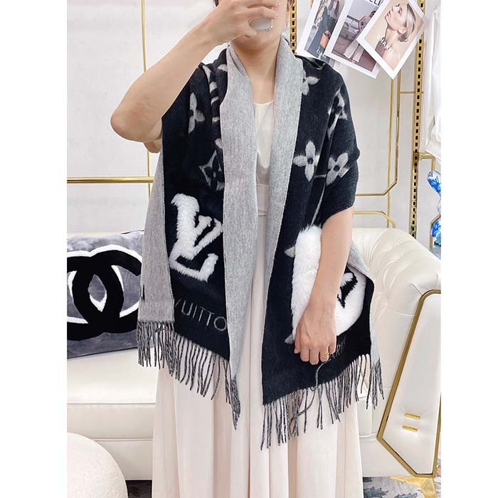 Louis Vuitton LV Unisex Cold Reykjavik Scarf Black Monogram Flowers Cashmere Pockets Mink Fur