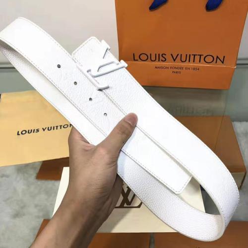 Louis Vuitton LV Unisex LV Shape 40mm Belt in Embossed White Taurillon Leather