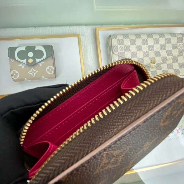 Louis Vuitton LV Women Zippy Coin Purse Iconic Monogram Canvas