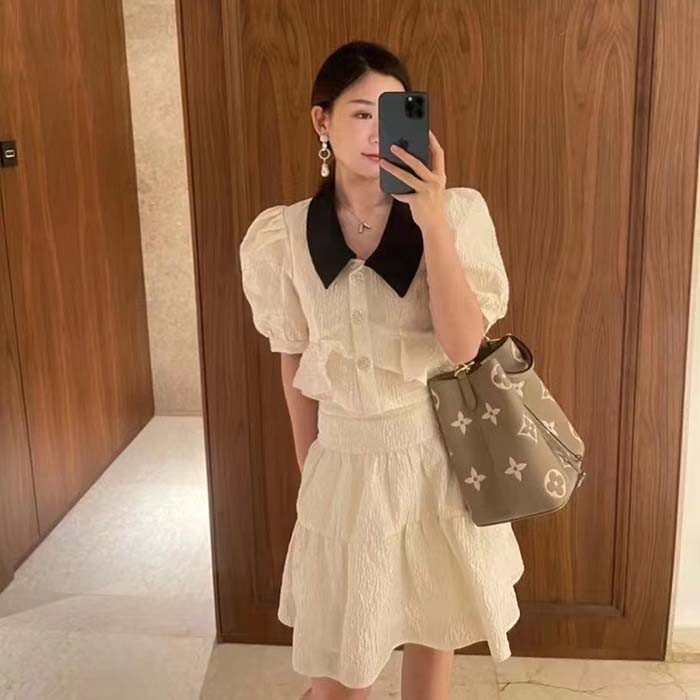 Louis Vuitton LV Women NéoNoé MM Bucket Bag Tourterelle Gray Cream Embossed Grained Cowhide Leather