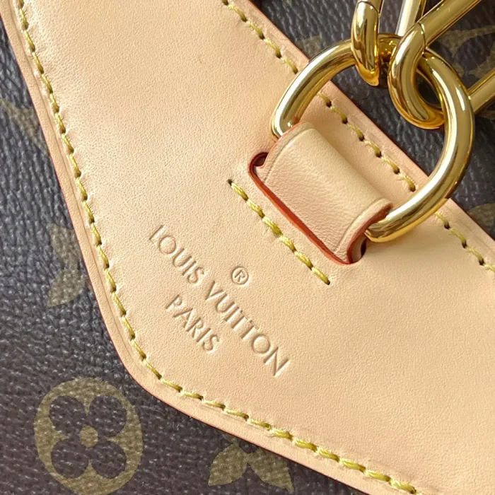 Louis Vuitton LV Women Montsouris PM in Cowhide-leather Trim M11198