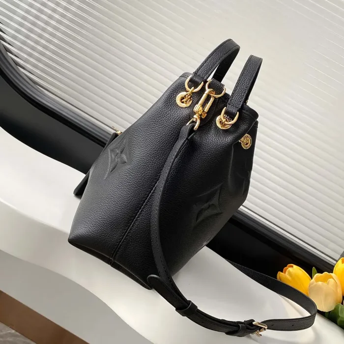 Louis Vuitton LV Women LV Bundle in Cowhide Leather-Black M47209