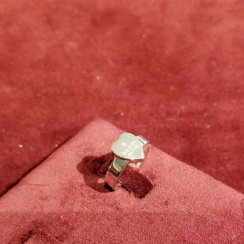 Gucci Women Heart Ring with Gucci Trademark Jewelry Sliver