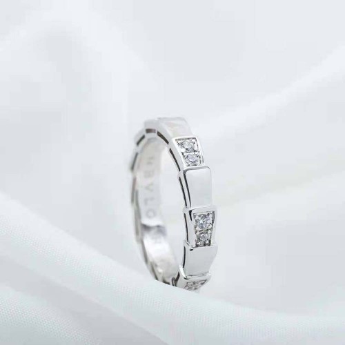 Bvlgari Women Use of Unconventional Materials Serpenti Viper Ring-Silver