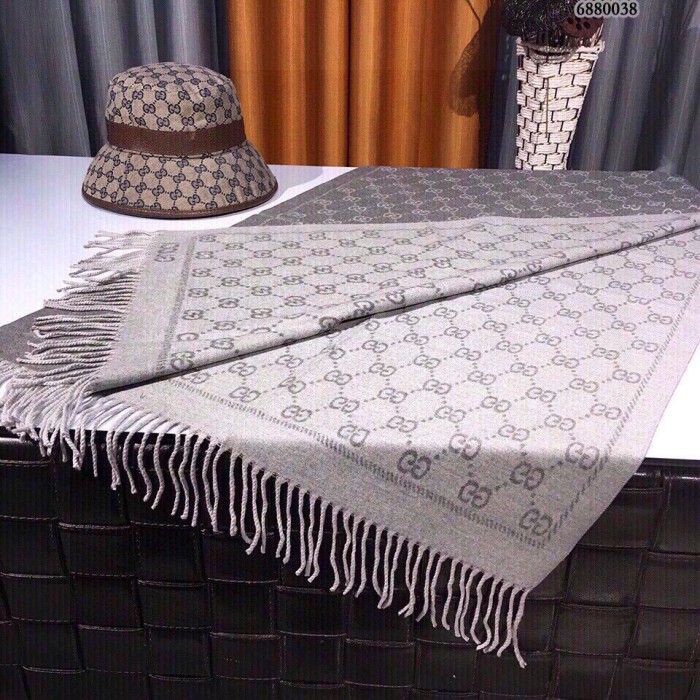 Gucci Unisex GG Jacquard Knitted Scarf Silver Light Grey GG Fringe Edges