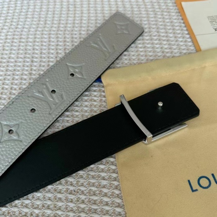 Louis Vuitton Unisex LV Initials 40 MM Reversible Belt Silver Taurillon Calf Leather