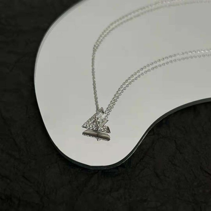 Louis Vuitton Women LV Volt One Pendant in White Gold