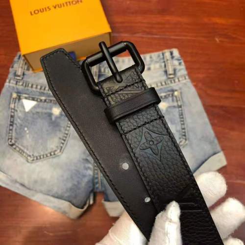 Louis Vuitton LV Unisex Signature Chain 35mm Belt in Taurillon Leather with Embossed Monogram