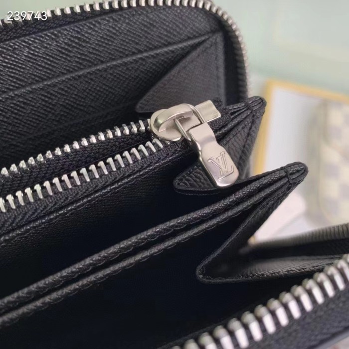 Louis Vuitton Unisex Zippy Wallet Black Epi Grained Cowhide Leather Zip Closure