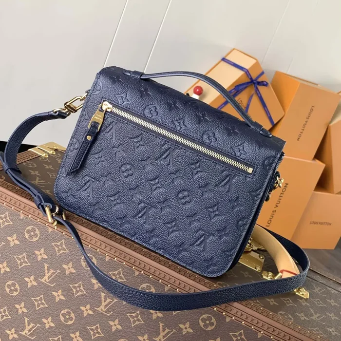 Louis Vuitton LV Women Pochette Métis in Cowhide-leather Trim M47142