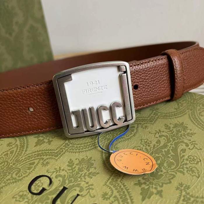 Gucci Unisex GG Belt Gucci Plaque Buckle Brown Leather Palladium-Toned Hardware