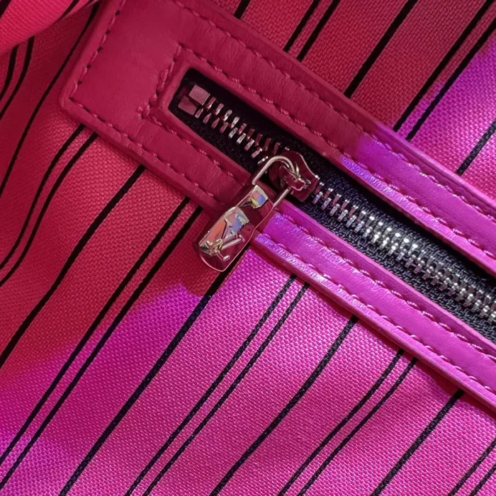 Louis Vuitton LV Women Keepall Bandoulière 45 in Cowhide-leather Trim-Pink