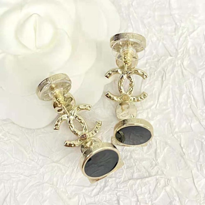 Chanel Women Hoop Earrings in Metal