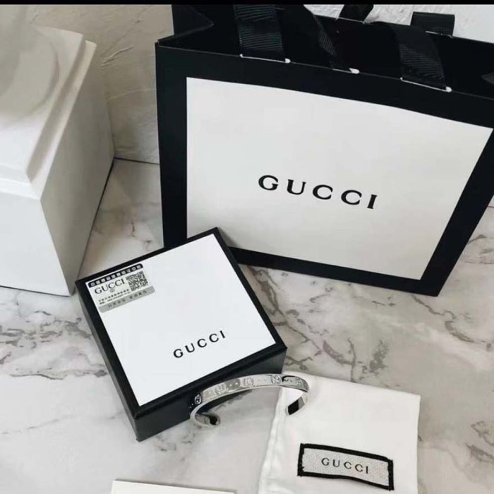 Gucci Unisex Icon 18k Bracelet 434524 J8502 9000