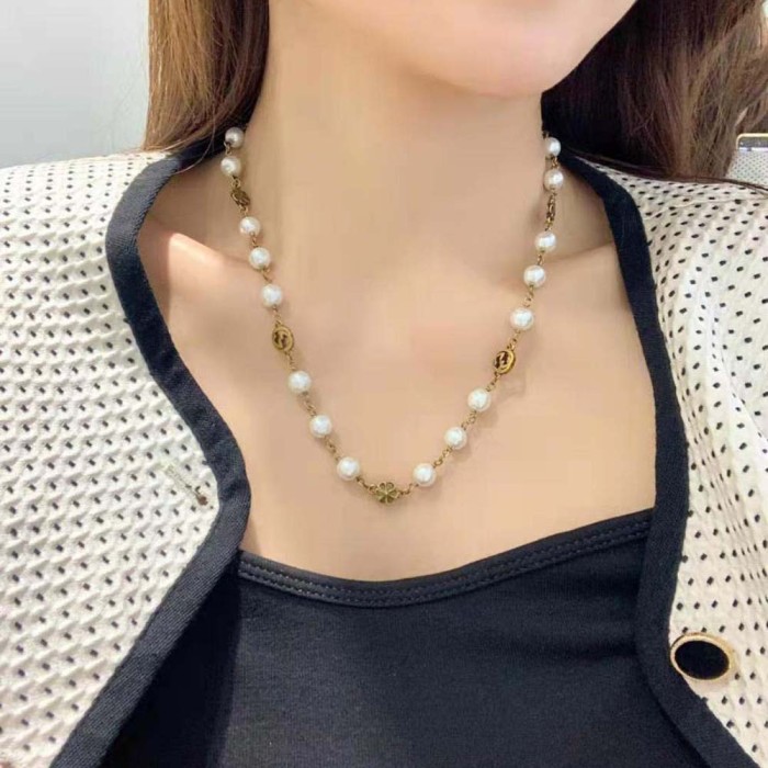 Gucci Women Interlocking G Flower Pearl Necklace