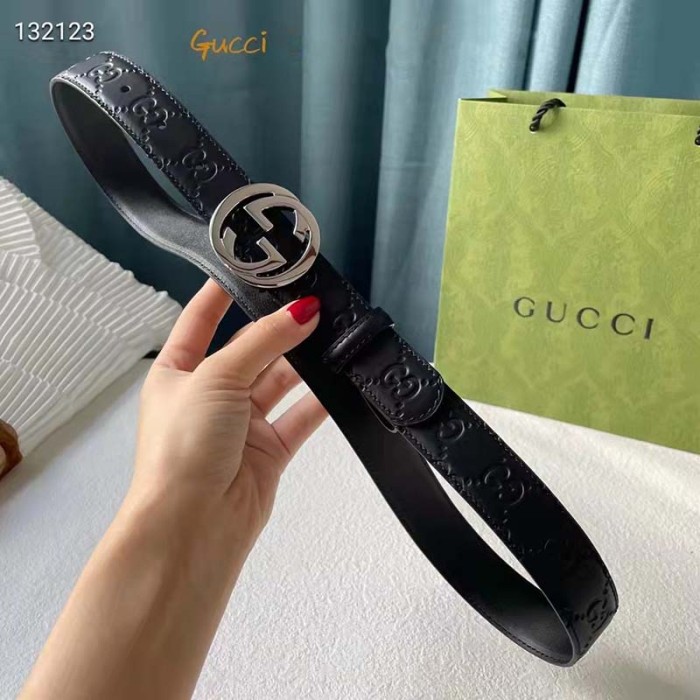 Gucci Unisex GG Signature Leather Belt Interlocking G Buckle Silver Hardware 4 cm Width