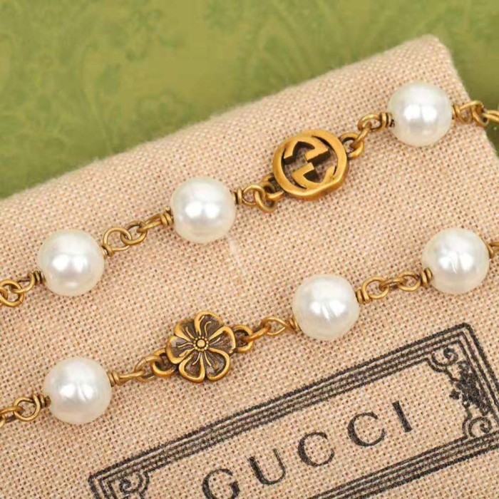 Gucci Women Interlocking G Flower Pearl Necklace