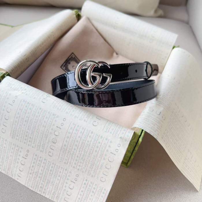 Gucci Unisex GG Marmont Thin Belt Black Leather Double G Buckle