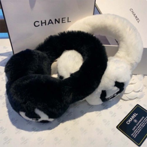 Chanel CC Women Earmuffs Ear Protectors White Black Wool Winter Sports