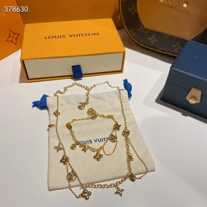 Louis Vuitton Women LV Blooming Supple Bracelet Brass Monogram Flowers LV Circle