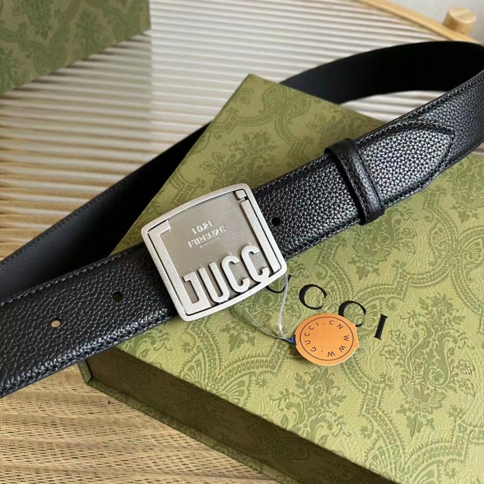 Gucci Unisex GG Belt Gucci Plaque Buckle Black Leather Palladium-Toned Hardware
