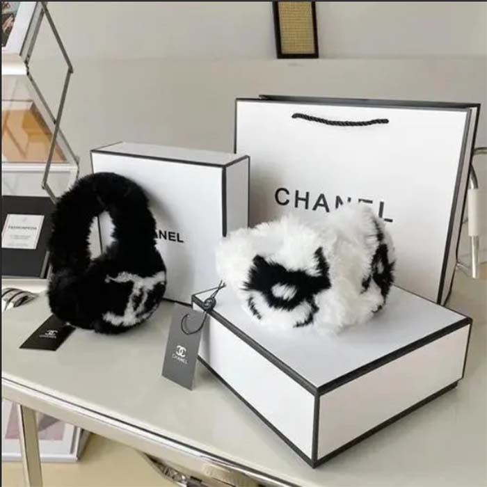 Chanel CC Women Earmuffs Ear Protectors White Black Wool Winter Sports