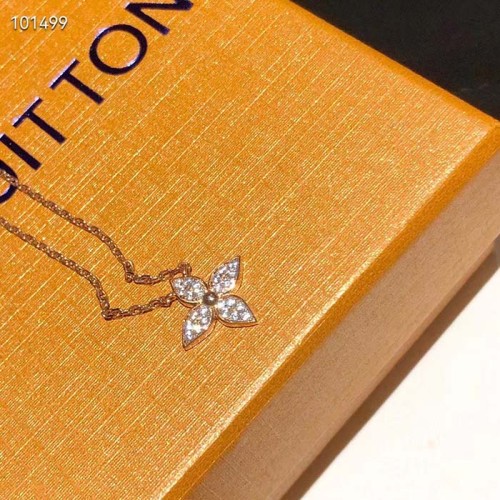 Louis Vuitton Women LV Idylle Blossom Pendant Pink Gold Diamonds 25 Diamonds