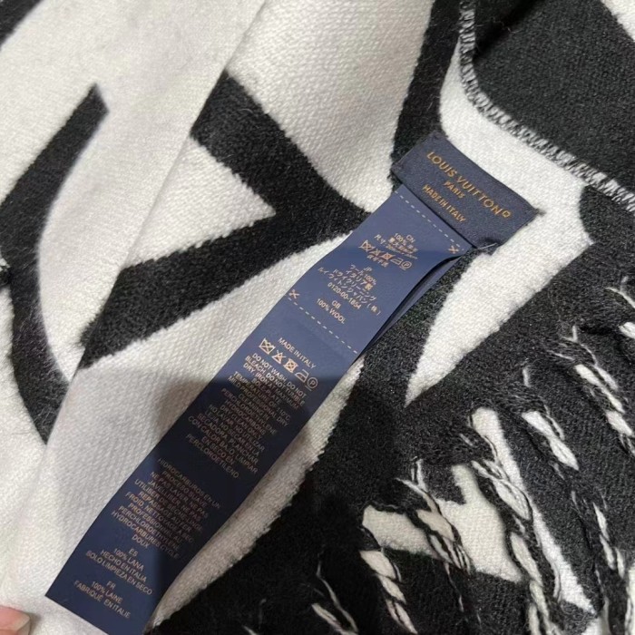 Louis Vuitton Unisex LV Medallion Scarf Black Wool Jacquard M79212