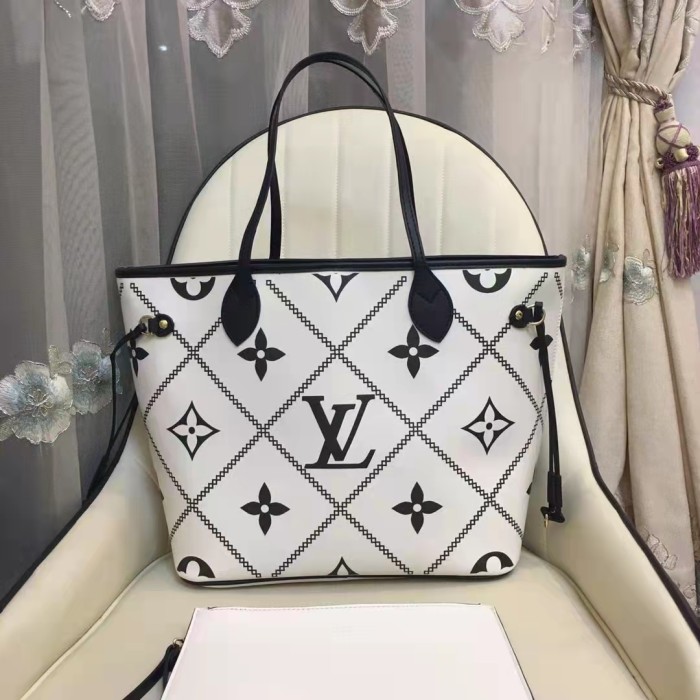 Louis Vuitton LV Women Neverfull MM Tote Crème Beige Grained Cowhide Leather